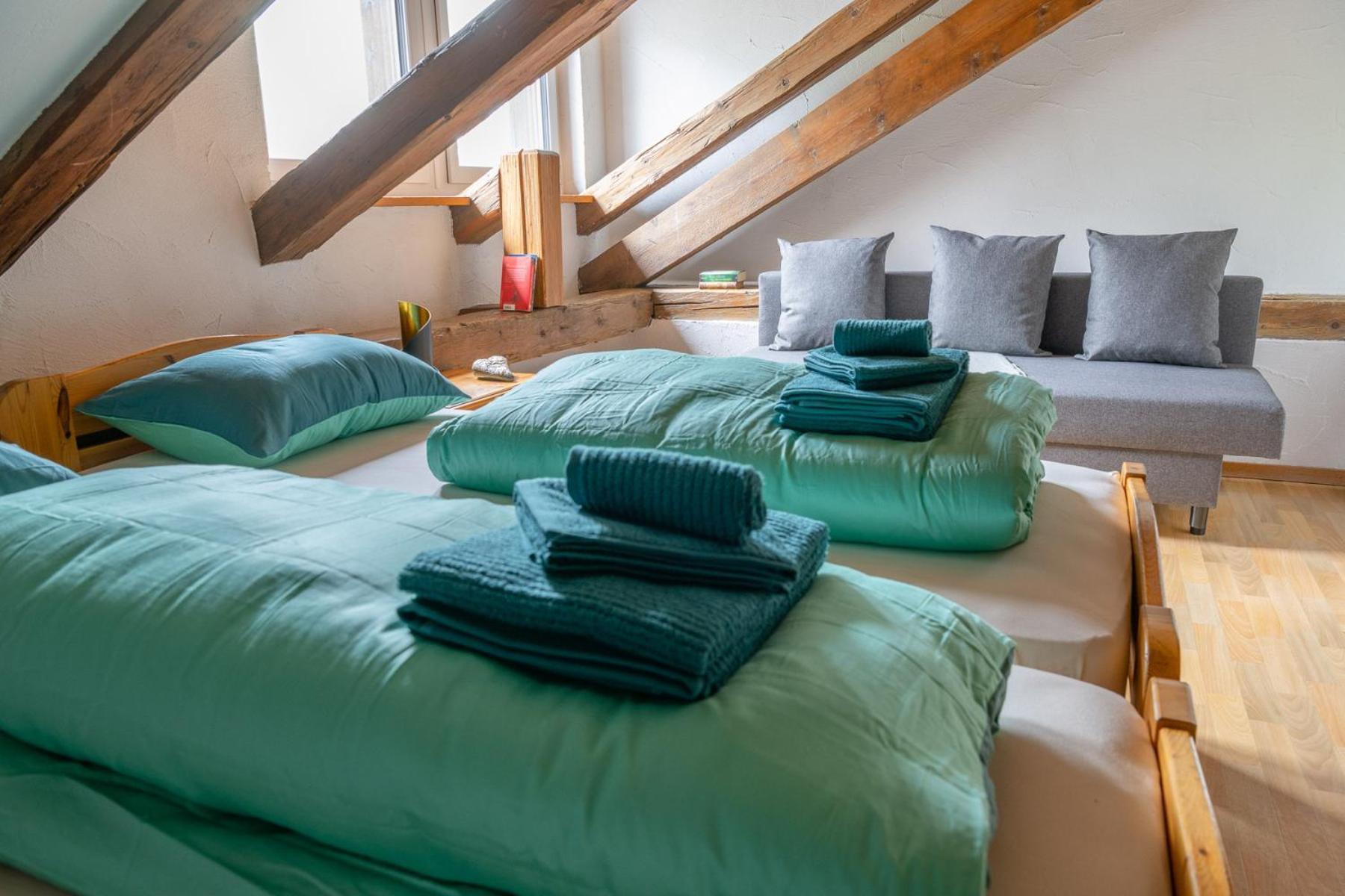 Chrona Bed & Breakfast Jenaz Δωμάτιο φωτογραφία